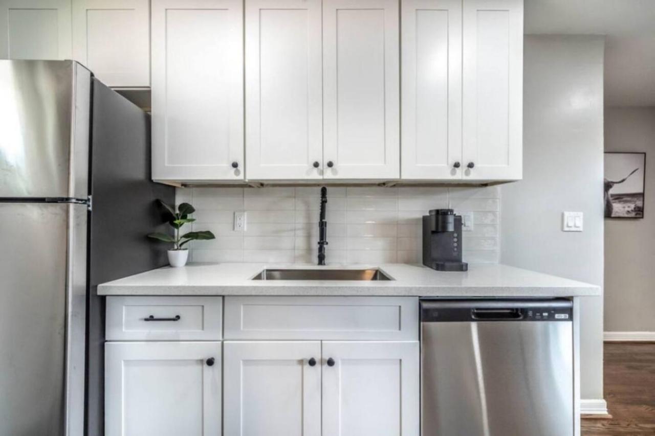 Roomy Urban Apartment Montrose! Free Parking #3 Х'юстон Екстер'єр фото